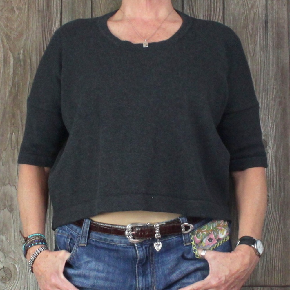 Lululemon Short Sleeve Sweater 10 M size Gray